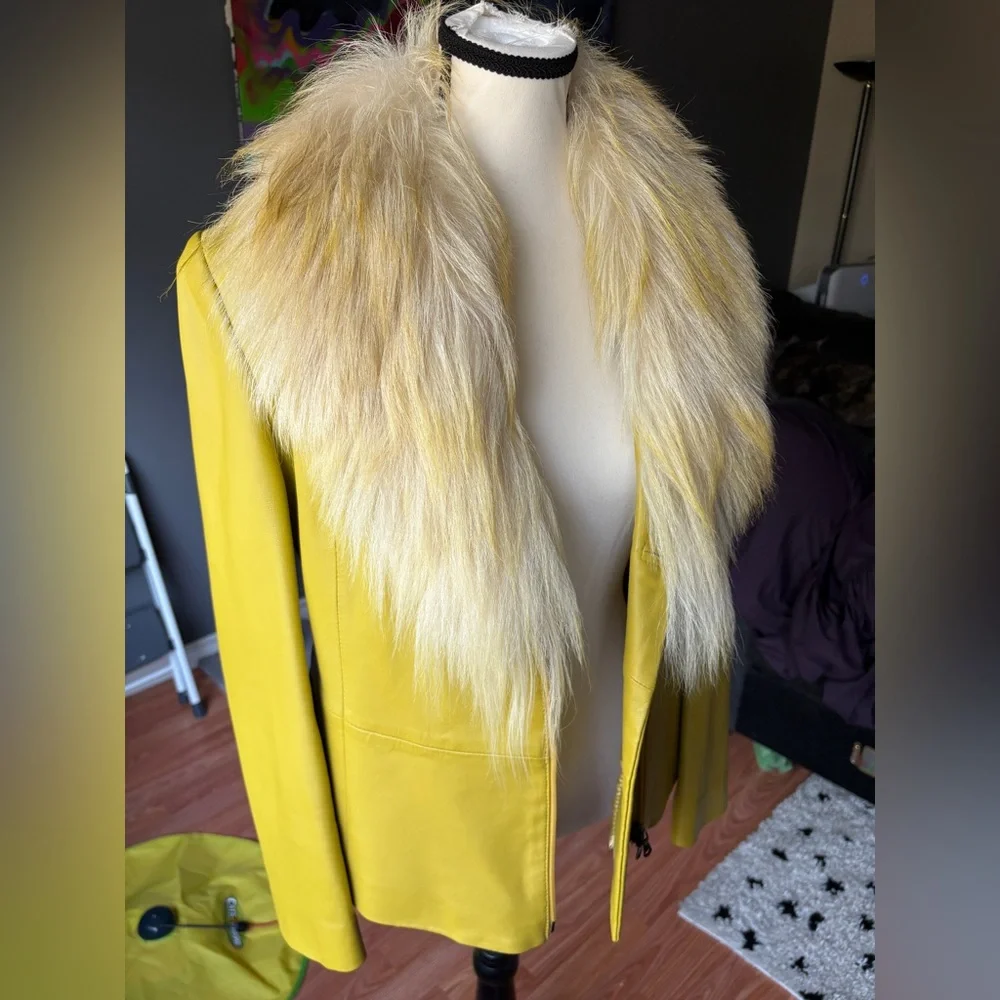 D’errico Yellow Leather Jacket with faux Collar - Picture 2 of 6